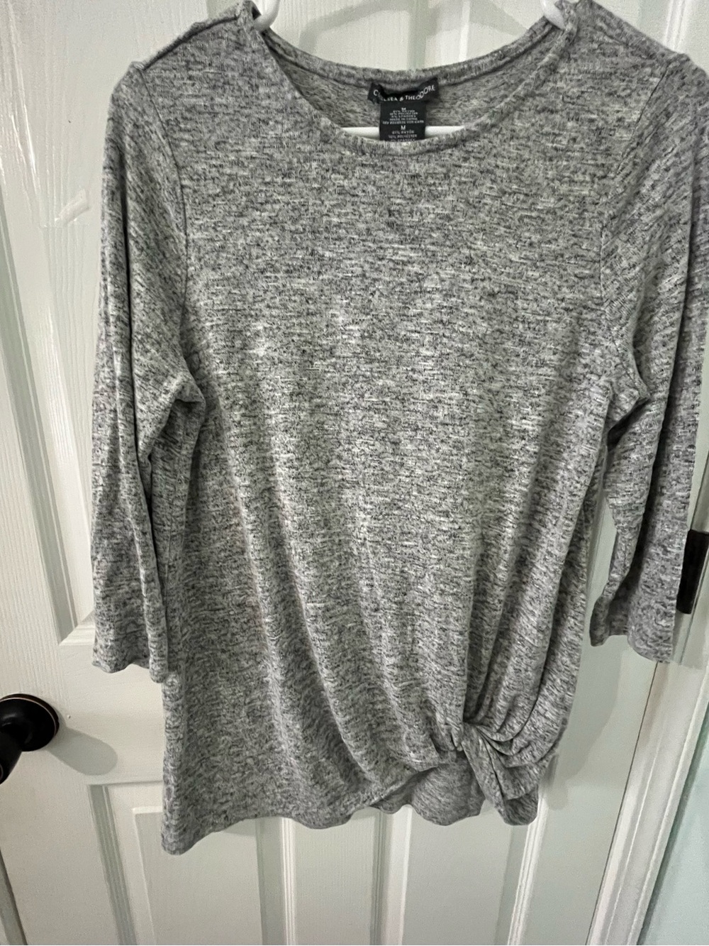 Chelsea & Theodore Heather Gray Long-Sleeve Twist-Hem Top